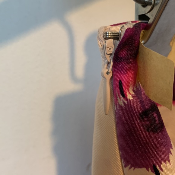 Calvin Klein Womans Pleated Skirt, Size 6 - Picture 4 of 5